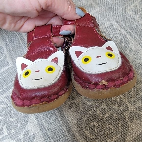 Bee Happy Red Leather Kitty Cat Mary Jane Shoes Size 7 - Picture 4 of 14